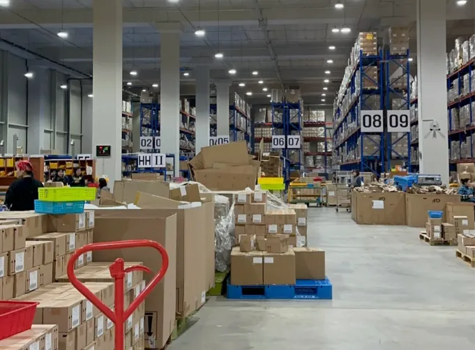 Sprievodca obstarávaním 2025: Typy obstarávania, procesné kroky a kľúčové stratégie riadenia nákladov a dodávateľov